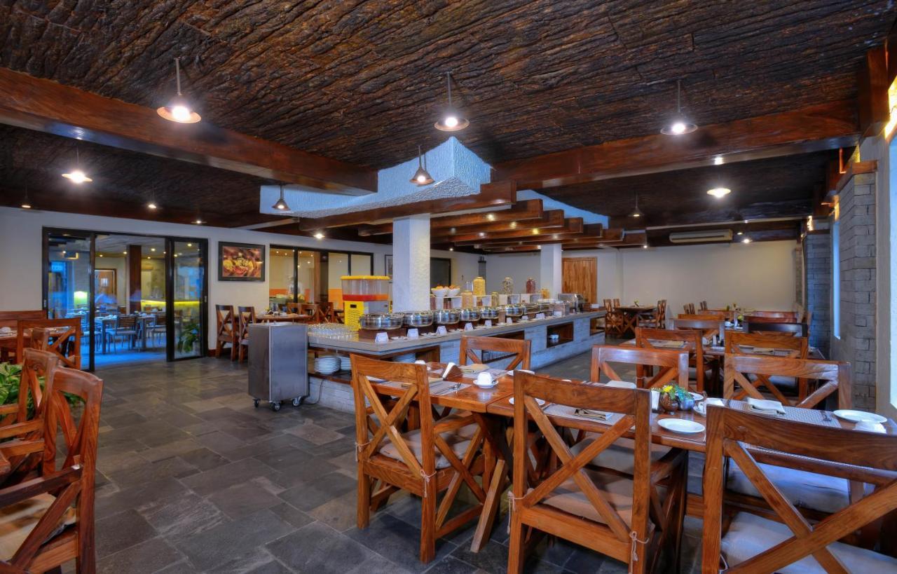 Hotel Barahi פוקהרה מראה חיצוני תמונה