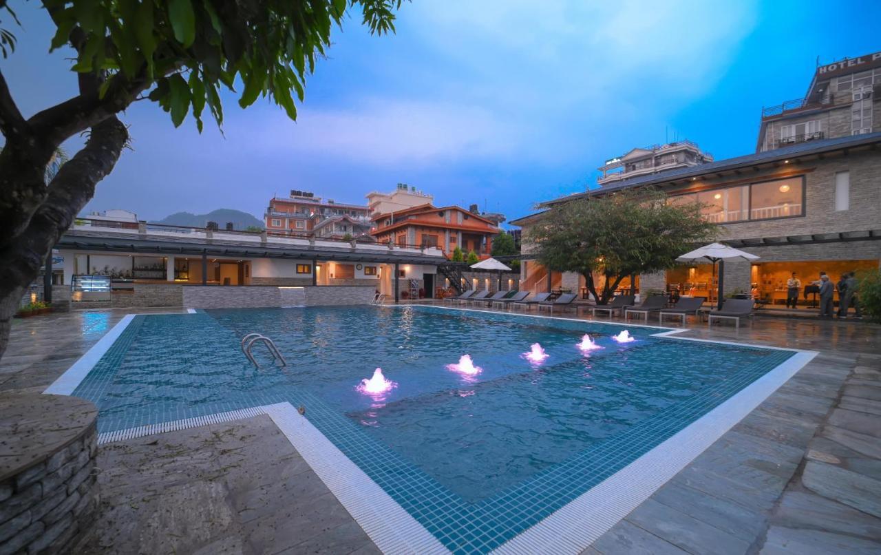 Hotel Barahi פוקהרה מראה חיצוני תמונה