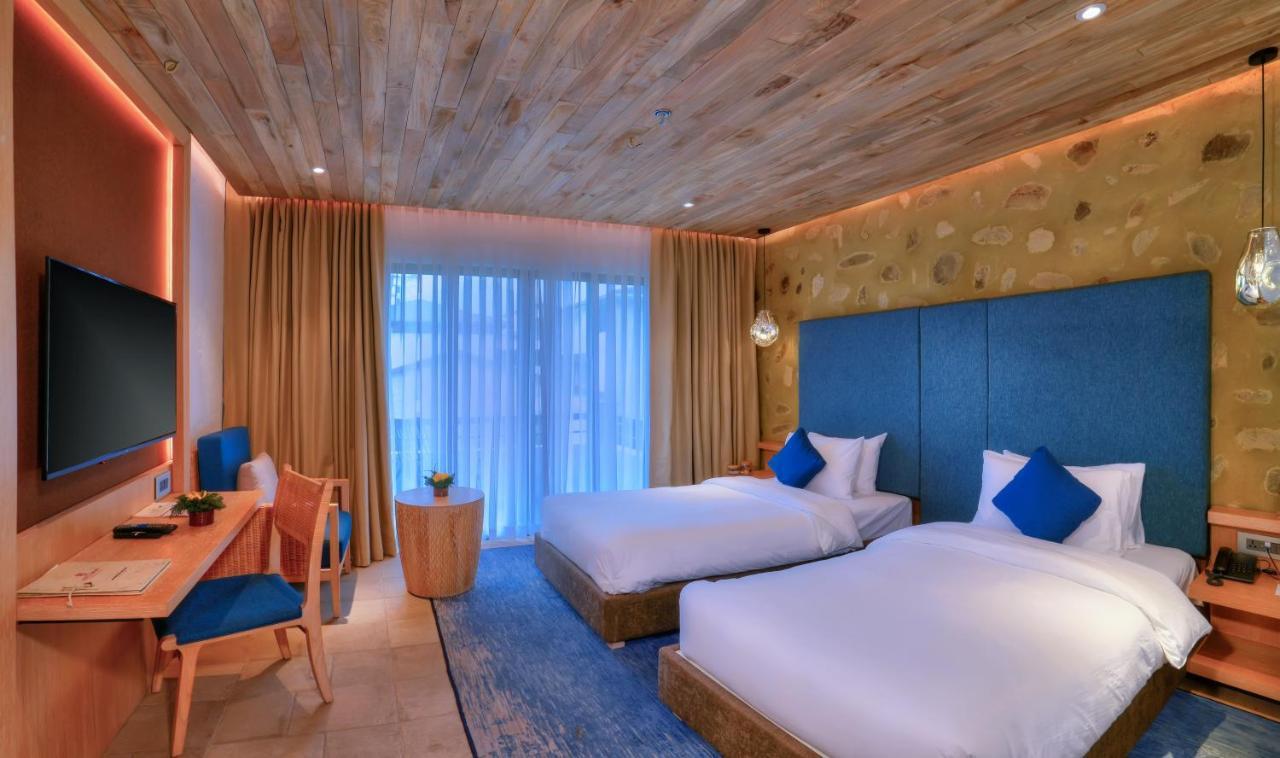 Hotel Barahi פוקהרה מראה חיצוני תמונה