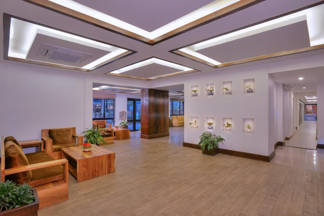 Hotel Barahi פוקהרה מראה חיצוני תמונה