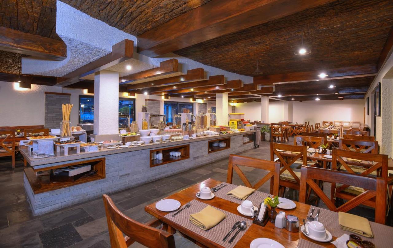Hotel Barahi פוקהרה מראה חיצוני תמונה