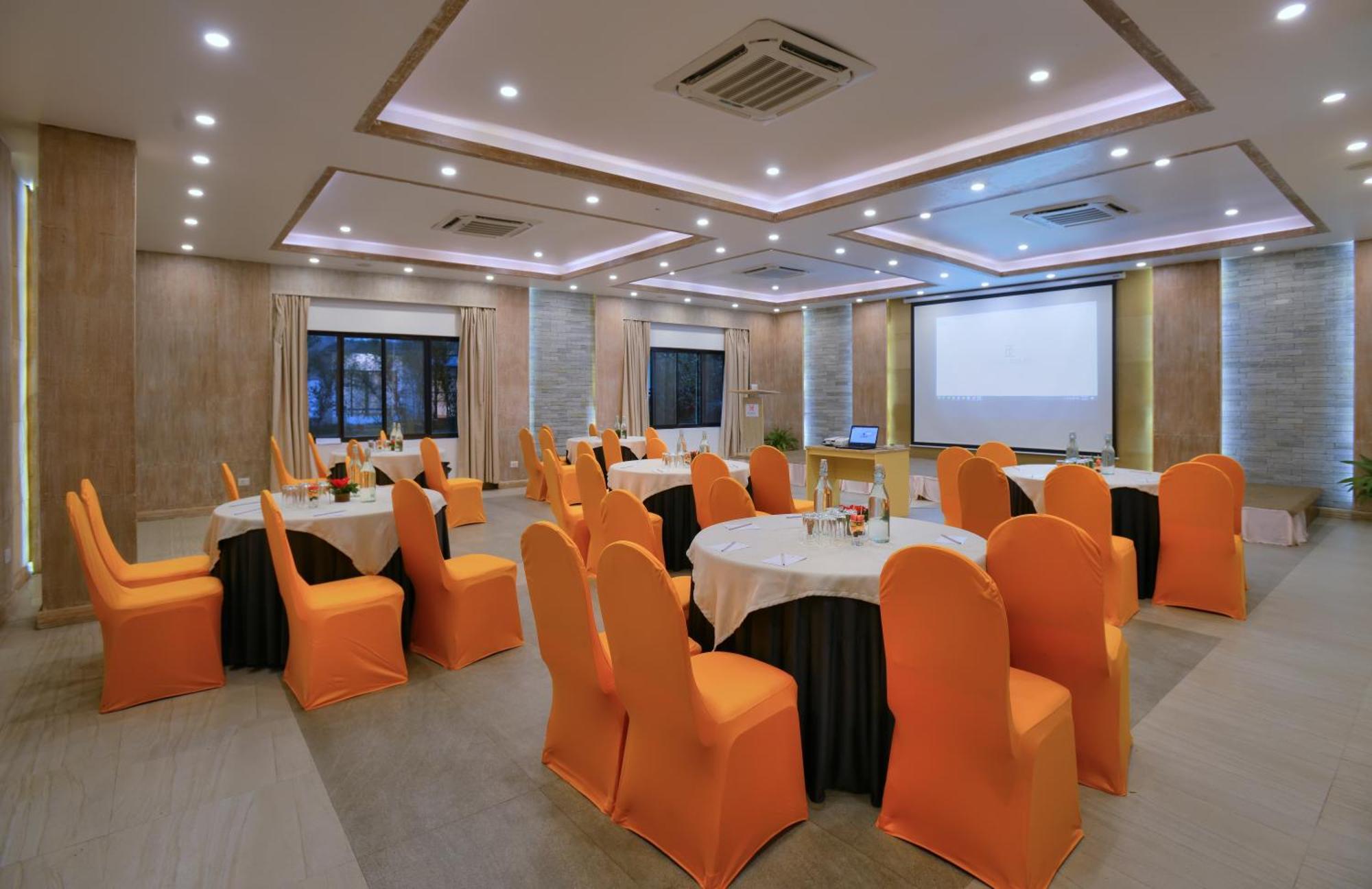 Hotel Barahi פוקהרה מראה חיצוני תמונה