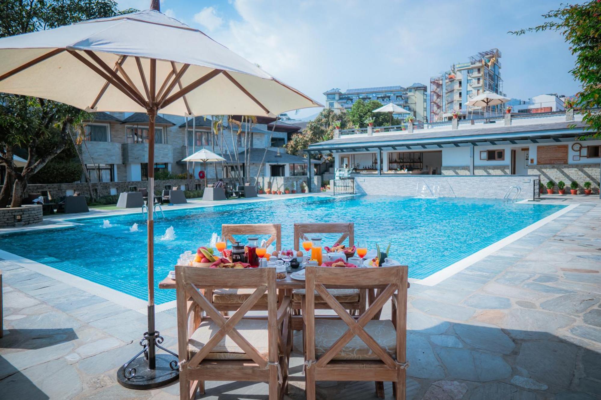 Hotel Barahi פוקהרה מראה חיצוני תמונה