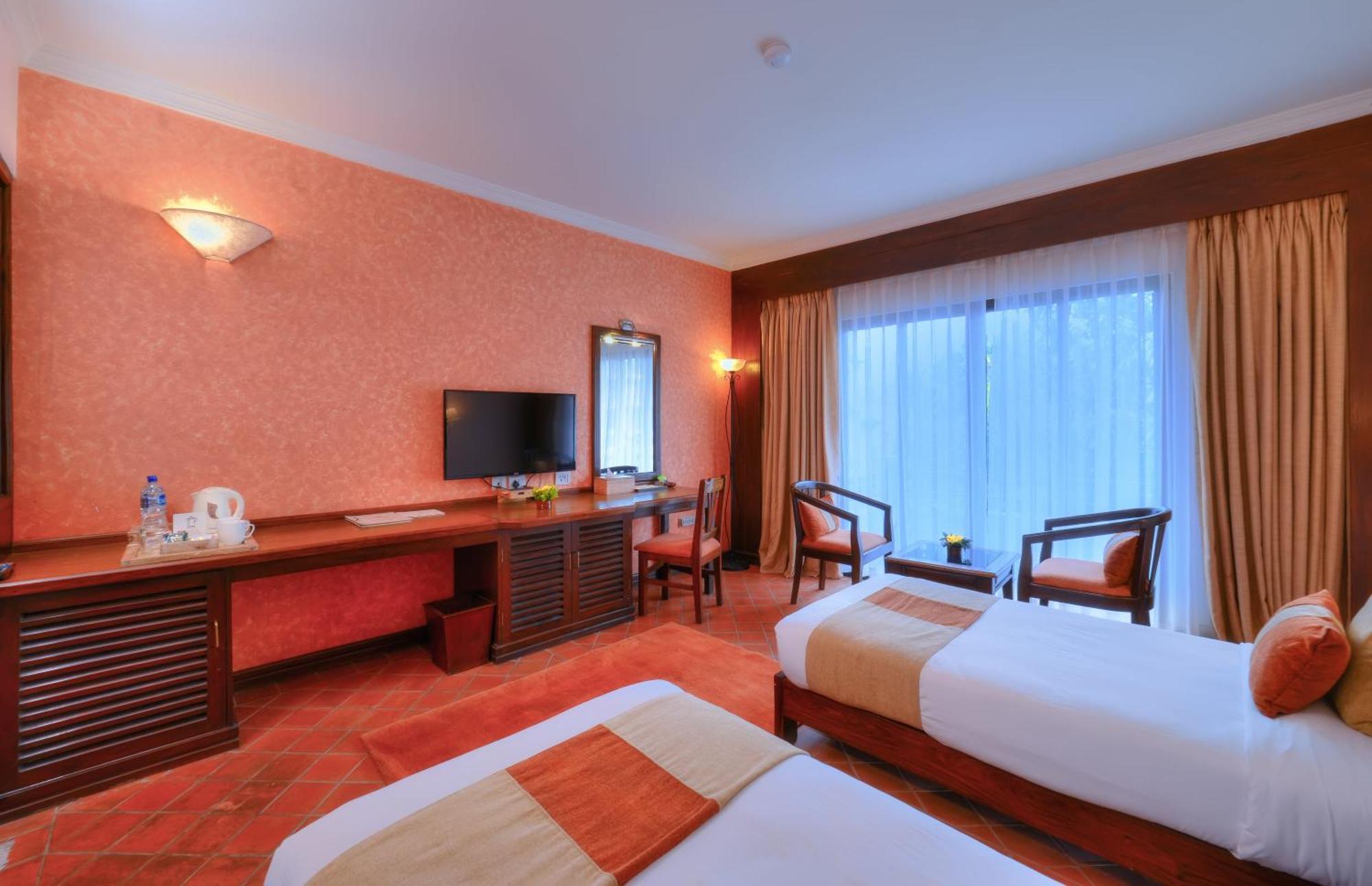 Hotel Barahi פוקהרה מראה חיצוני תמונה