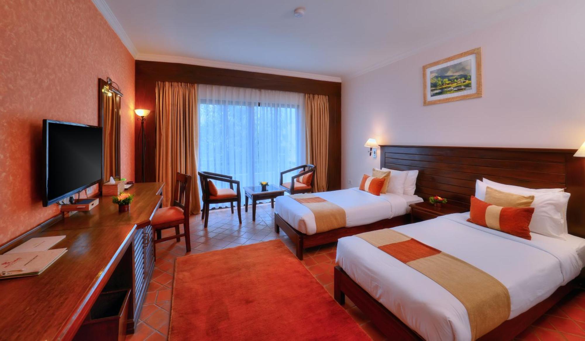 Hotel Barahi פוקהרה מראה חיצוני תמונה
