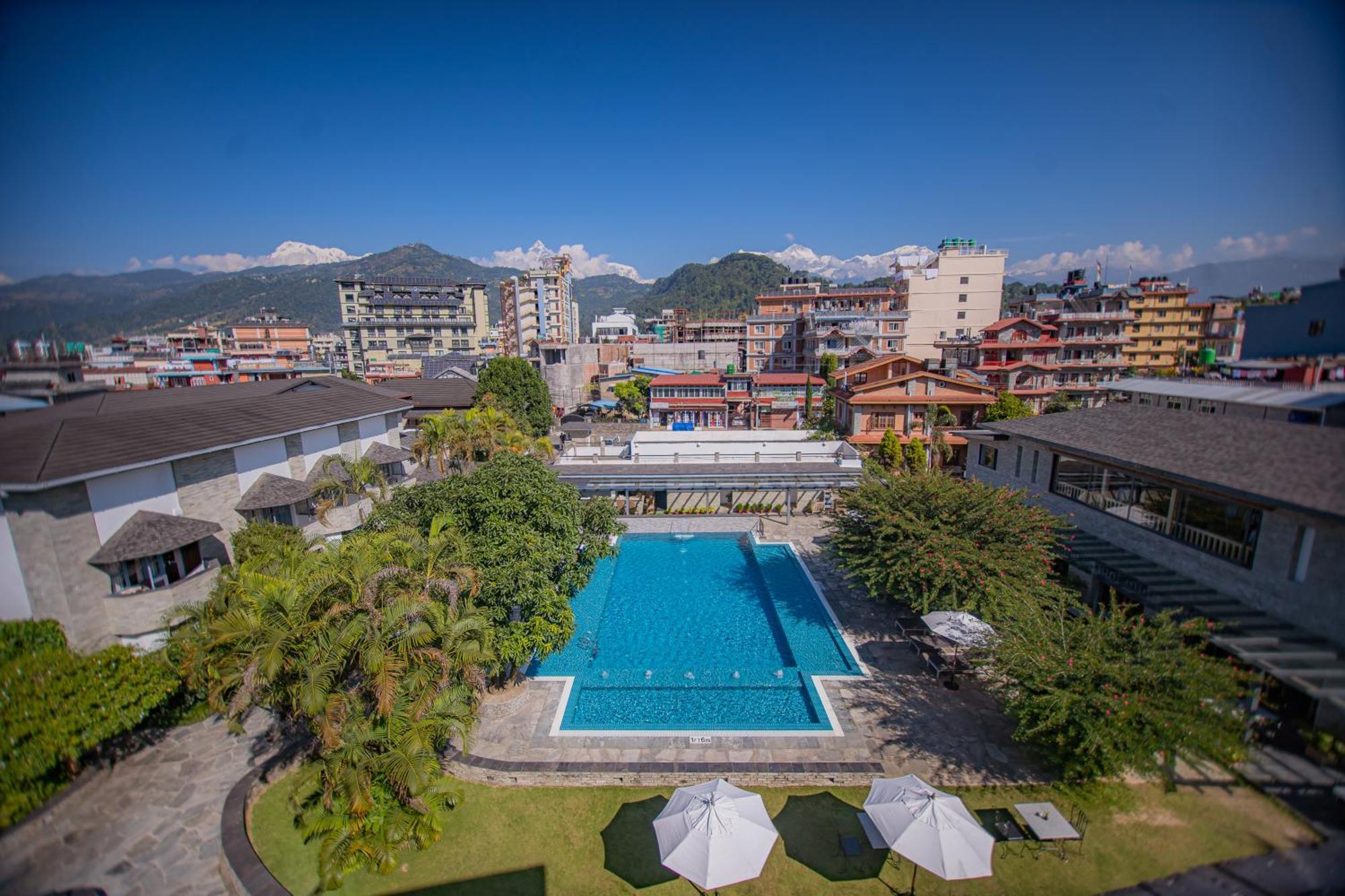 Hotel Barahi פוקהרה מראה חיצוני תמונה