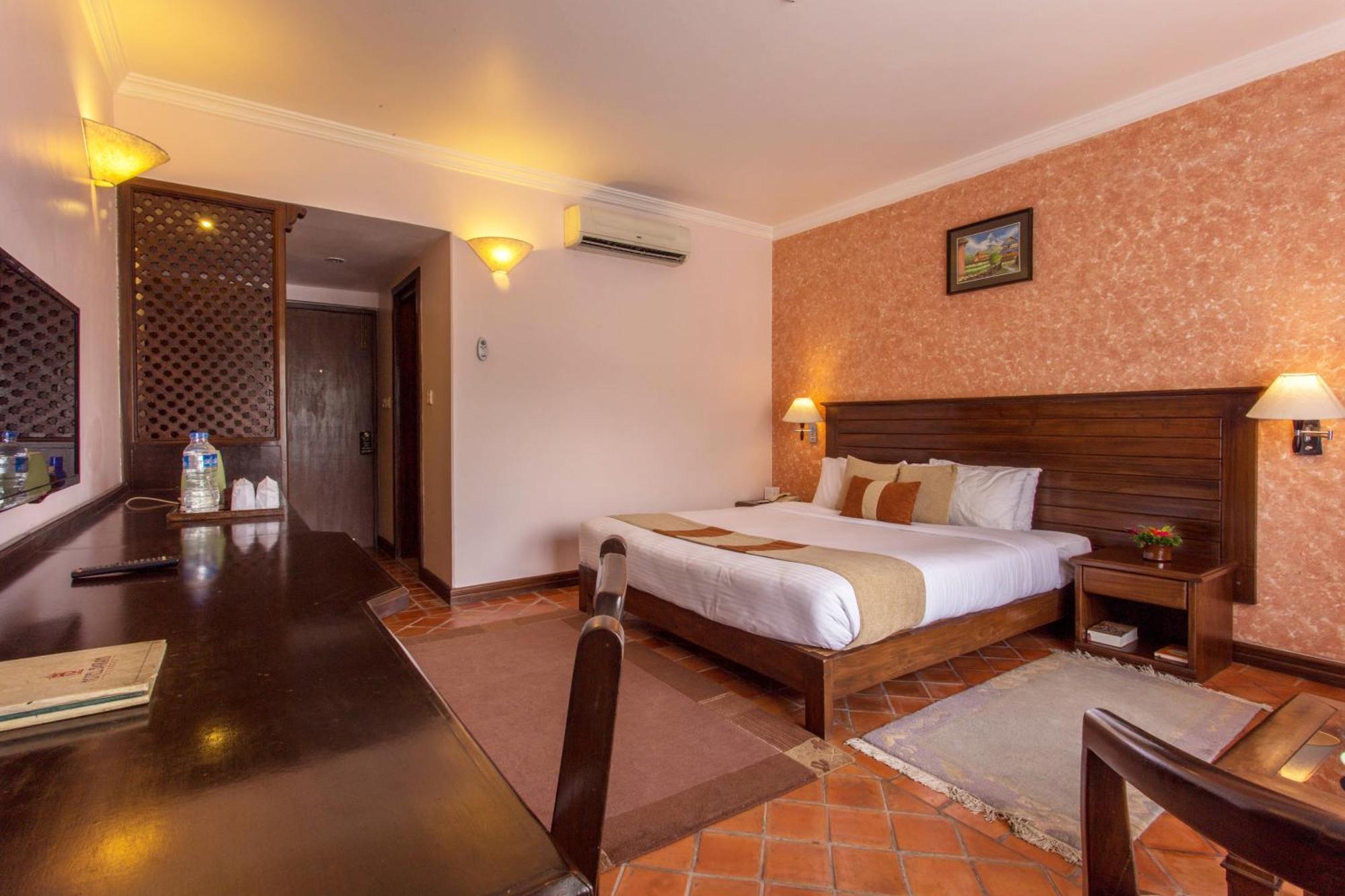 Hotel Barahi פוקהרה מראה חיצוני תמונה