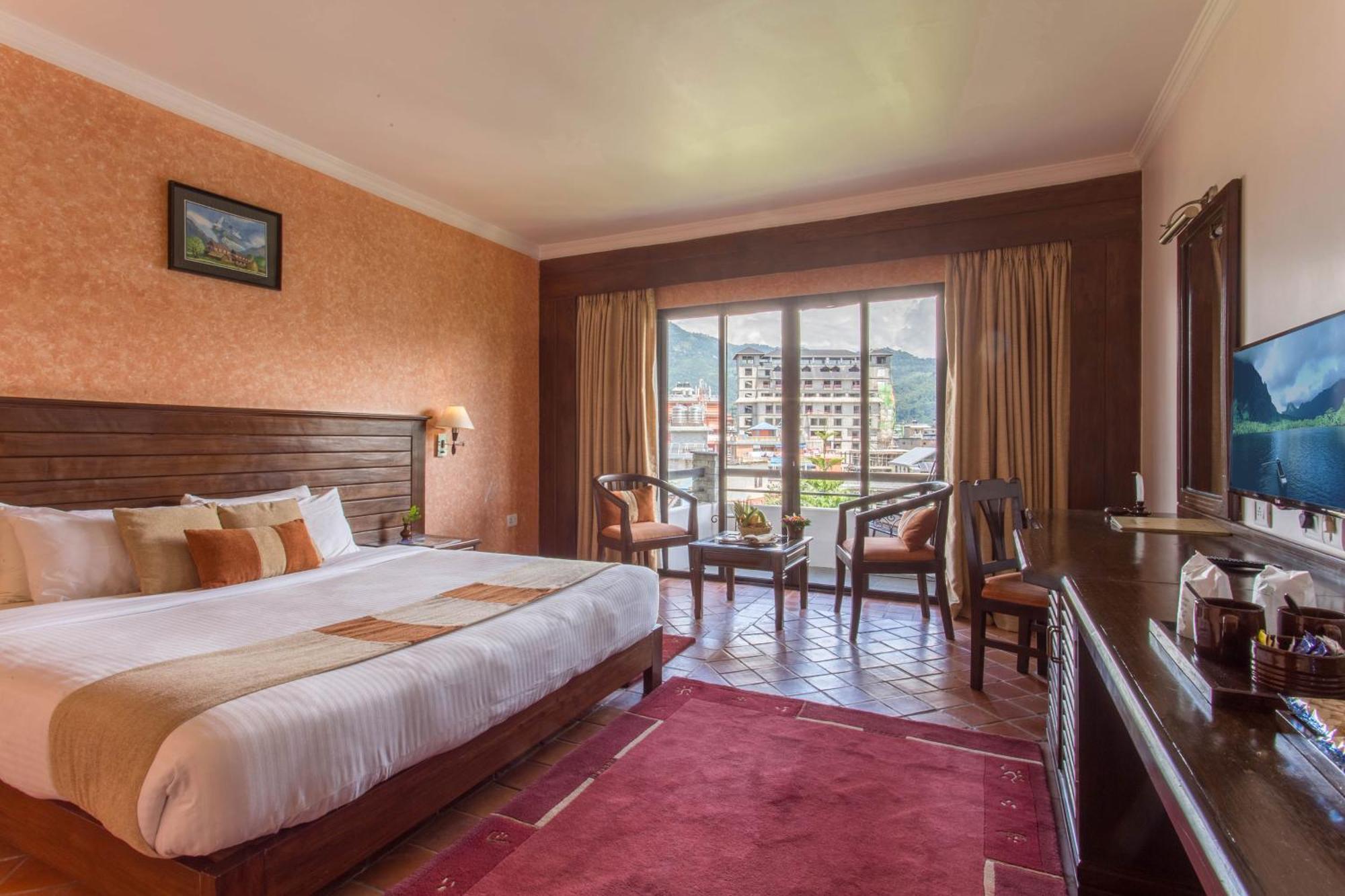 Hotel Barahi פוקהרה מראה חיצוני תמונה