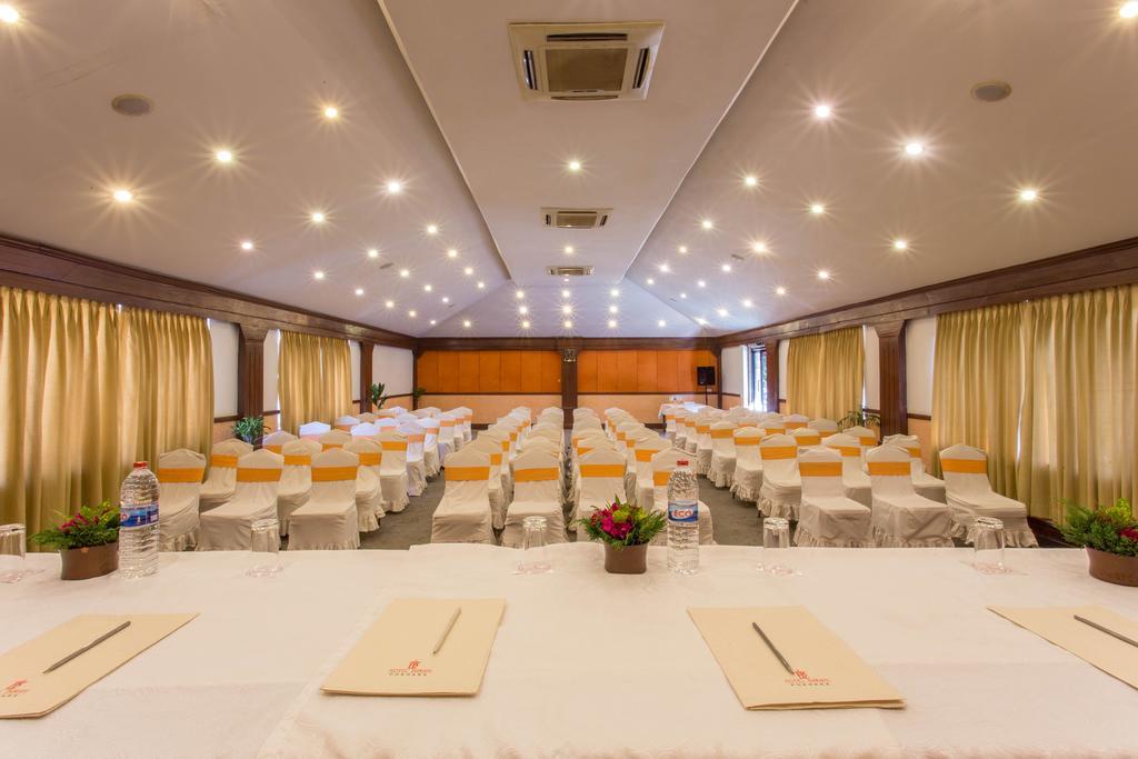 Hotel Barahi פוקהרה מראה חיצוני תמונה