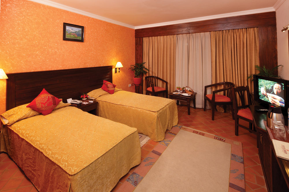 Hotel Barahi פוקהרה מראה חיצוני תמונה